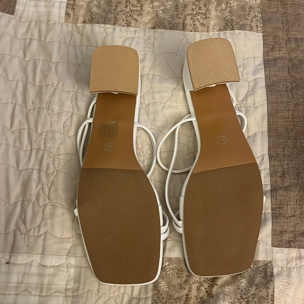 Never worn - Picture 3 of 4